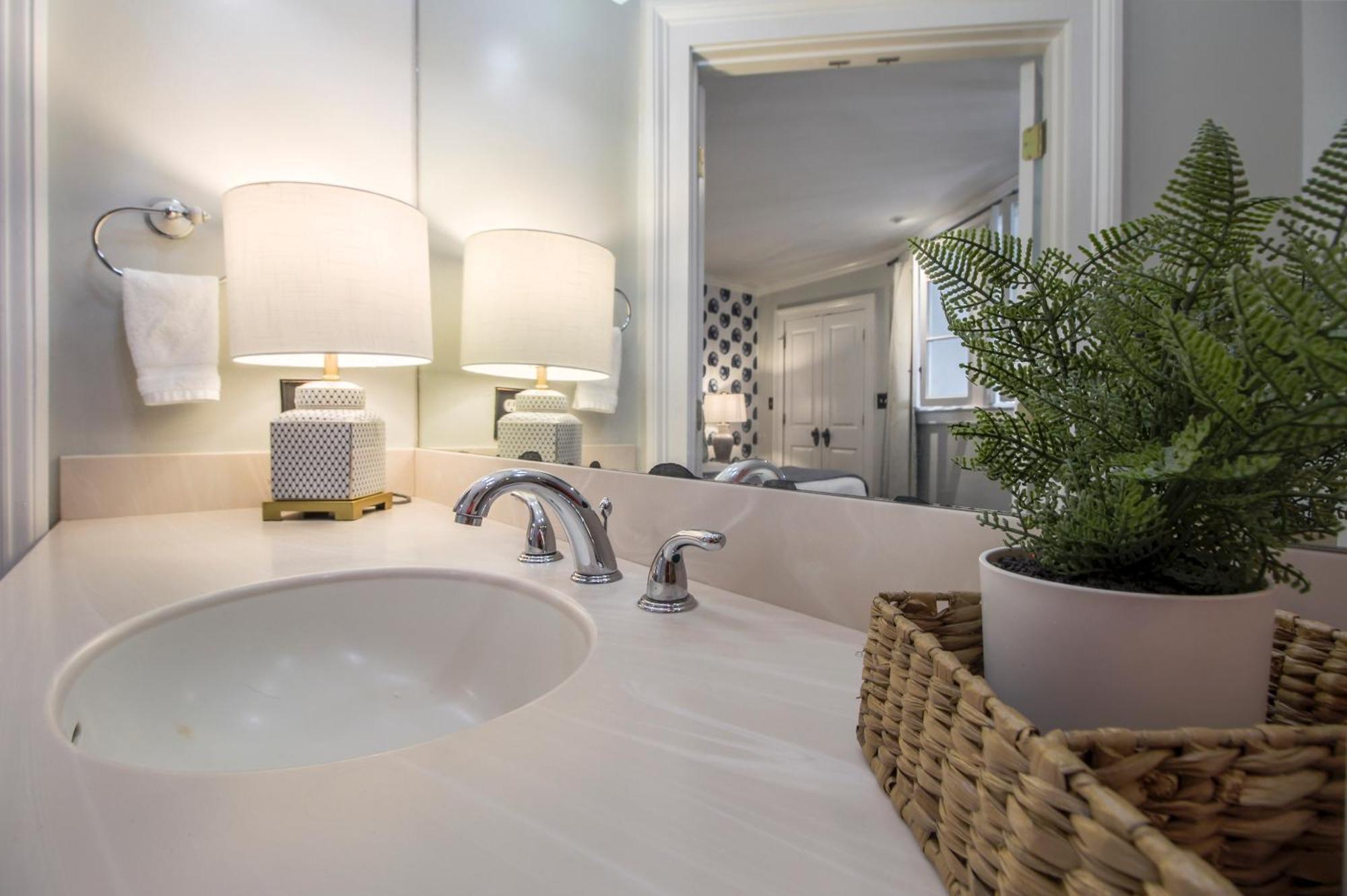 Walk To It All In Downtown, Double King Beds Savannah Ngoại thất bức ảnh